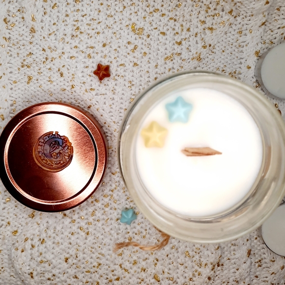 14Oz Blueberry Pie Soy Candle Hand Poured - Picture 7 of 8